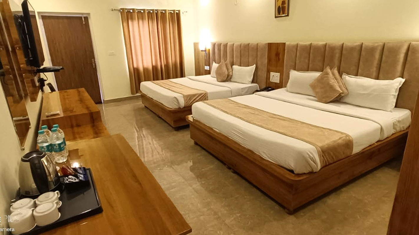 rishikesh hotels near river